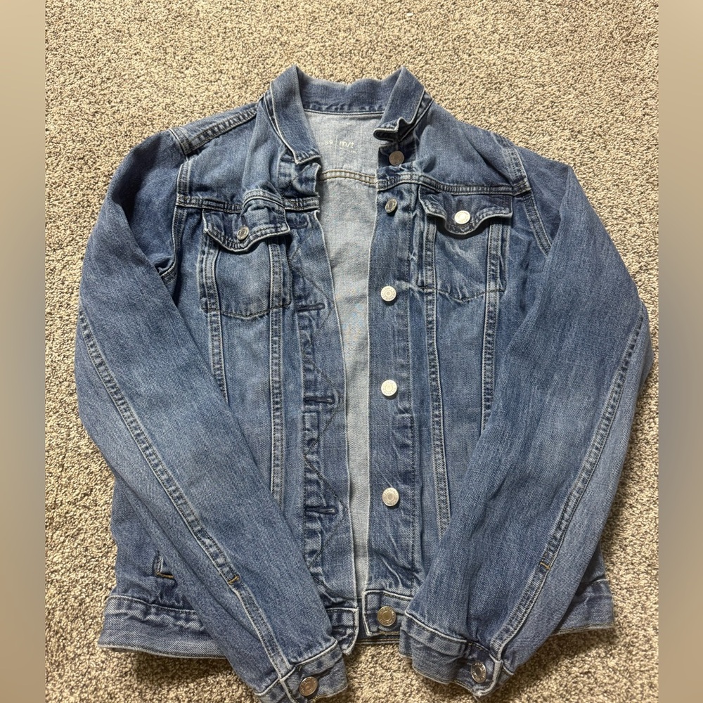 GAP women’s denim jacket